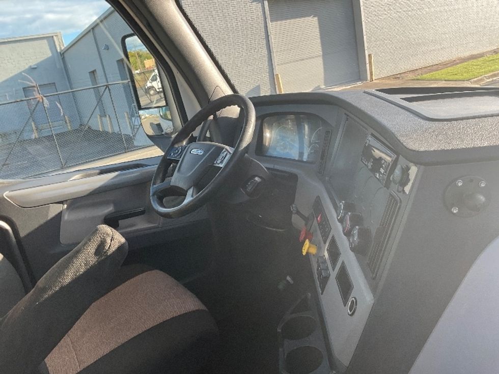 Day Cab Tractor-Heavy Duty Tractors-Freightliner-2021-T12664ST-Birmingham-AL-553,265\n\t\tmiles-$ 44,000 - Image 14