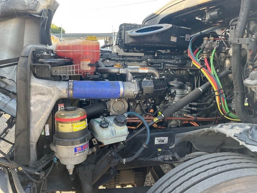 Day Cab Tractor-Heavy Duty Tractors-Freightliner-2021-T12664ST-Birmingham-AL-553,265\n\t\tmiles-$ 44,000 - Image 16