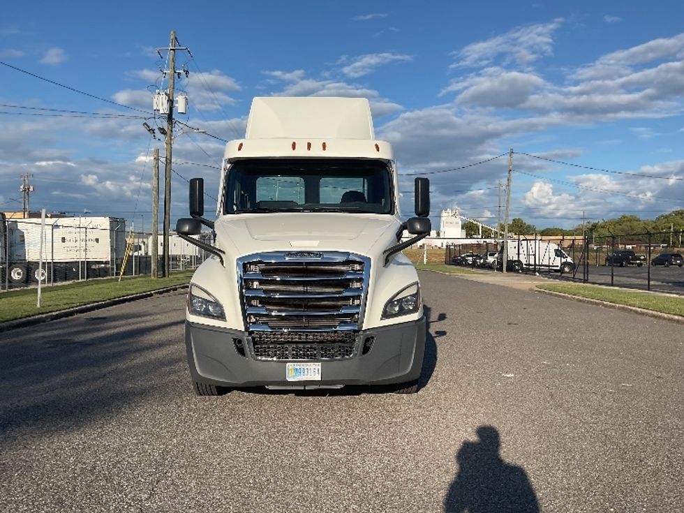 Day Cab Tractor-Heavy Duty Tractors-Freightliner-2021-T12664ST-Birmingham-AL-553,265\n\t\tmiles-$ 44,000 - Image 2