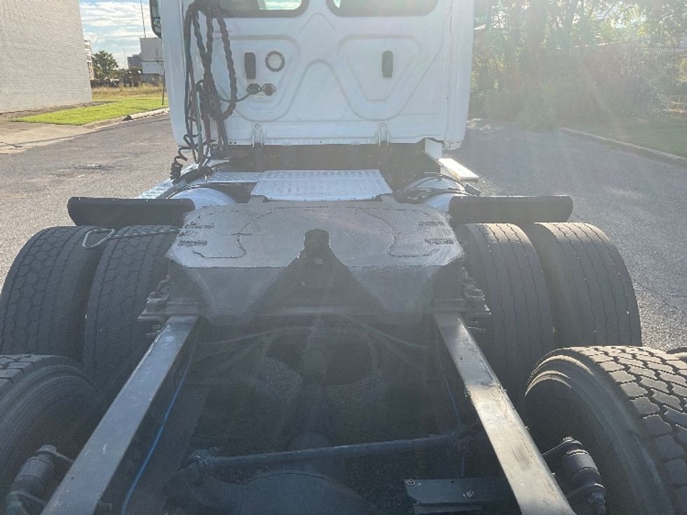 Day Cab Tractor-Heavy Duty Tractors-Freightliner-2021-T12664ST-Birmingham-AL-553,265\n\t\tmiles-$ 44,000 - Image 6