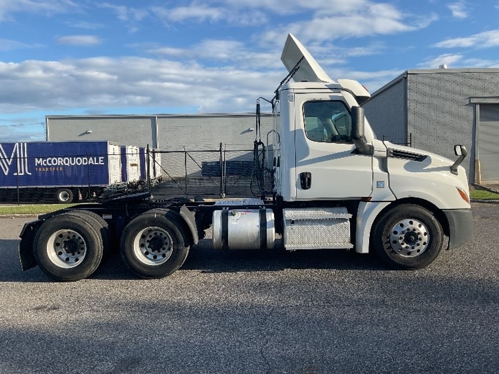 Day Cab Tractor-Heavy Duty Tractors-Freightliner-2021-T12664ST-Birmingham-AL-553,265\n\t\tmiles-$ 44,000 - Image 8