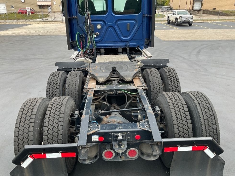 Day Cab Tractor-Heavy Duty Tractors-Freightliner-2021-T12664ST-Bloomington-IN-356,535\n\t\tmiles-$ 60,500 - Image 6