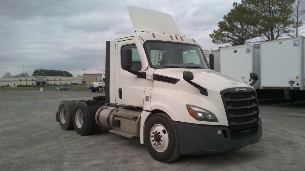 Day Cab Tractor-Heavy Duty Tractors-Freightliner-2021-T12664ST-Boaz-AL-246,527\n\t\tmiles-$ 66,750 - Image 1