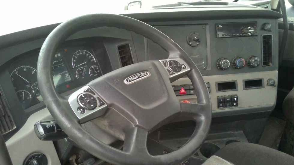 Day Cab Tractor-Heavy Duty Tractors-Freightliner-2021-T12664ST-Boaz-AL-246,527\n\t\tmiles-$ 66,750 - Image 10