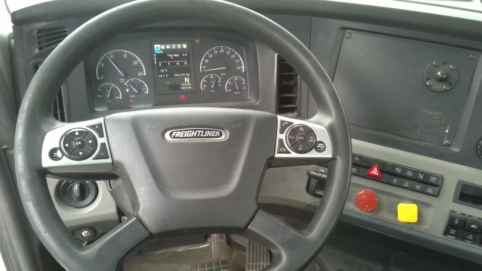 Day Cab Tractor-Heavy Duty Tractors-Freightliner-2021-T12664ST-Boaz-AL-246,527\n\t\tmiles-$ 66,750 - Image 11