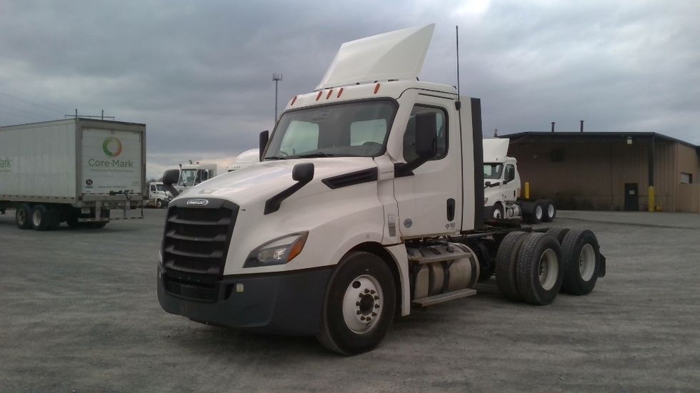 Day Cab Tractor-Heavy Duty Tractors-Freightliner-2021-T12664ST-Boaz-AL-246,527\n\t\tmiles-$ 66,750 - Image 3