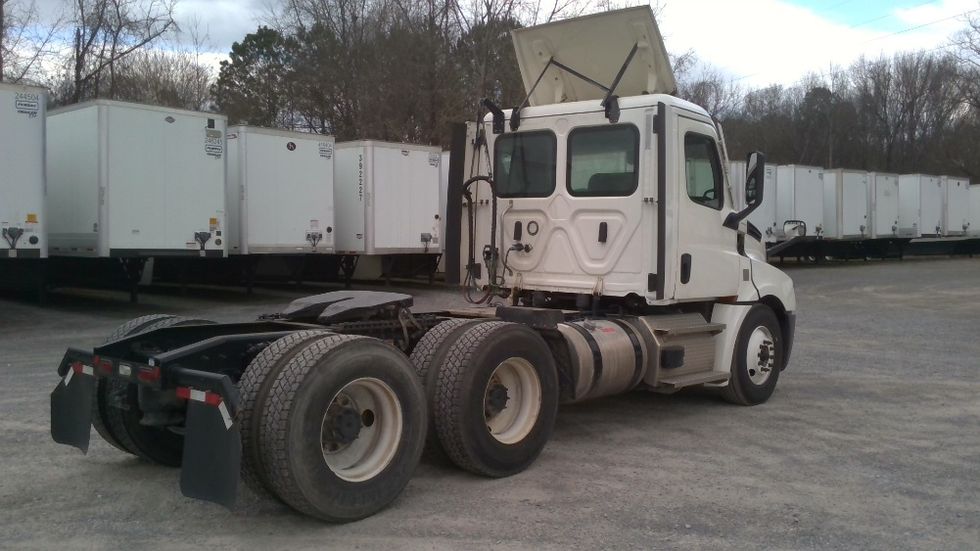 Day Cab Tractor-Heavy Duty Tractors-Freightliner-2021-T12664ST-Boaz-AL-246,527\n\t\tmiles-$ 66,750 - Image 7