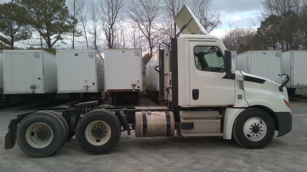 Day Cab Tractor-Heavy Duty Tractors-Freightliner-2021-T12664ST-Boaz-AL-246,527\n\t\tmiles-$ 66,750 - Image 8