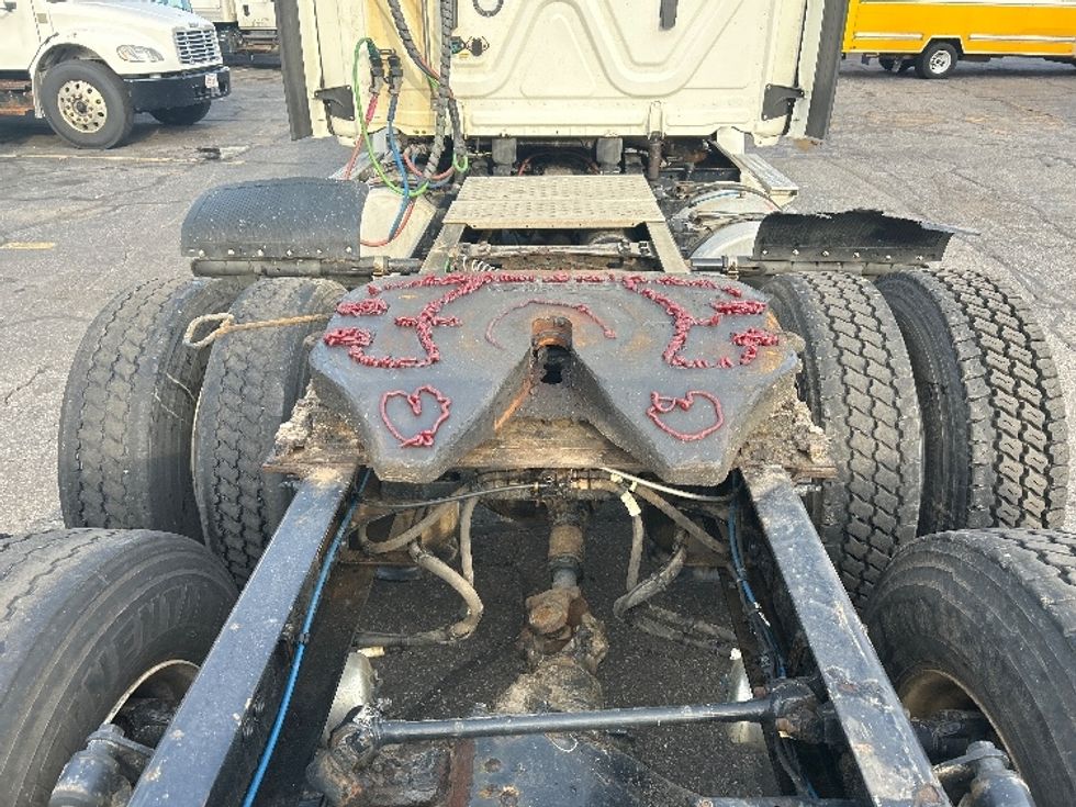 Day Cab Tractor-Heavy Duty Tractors-Freightliner-2021-T12664ST-Braintree-MA-358,326\n\t\tmiles-$ 51,250 - Image 6