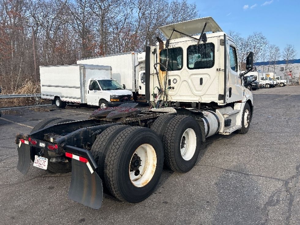 Day Cab Tractor-Heavy Duty Tractors-Freightliner-2021-T12664ST-Braintree-MA-358,326\n\t\tmiles-$ 51,250 - Image 7