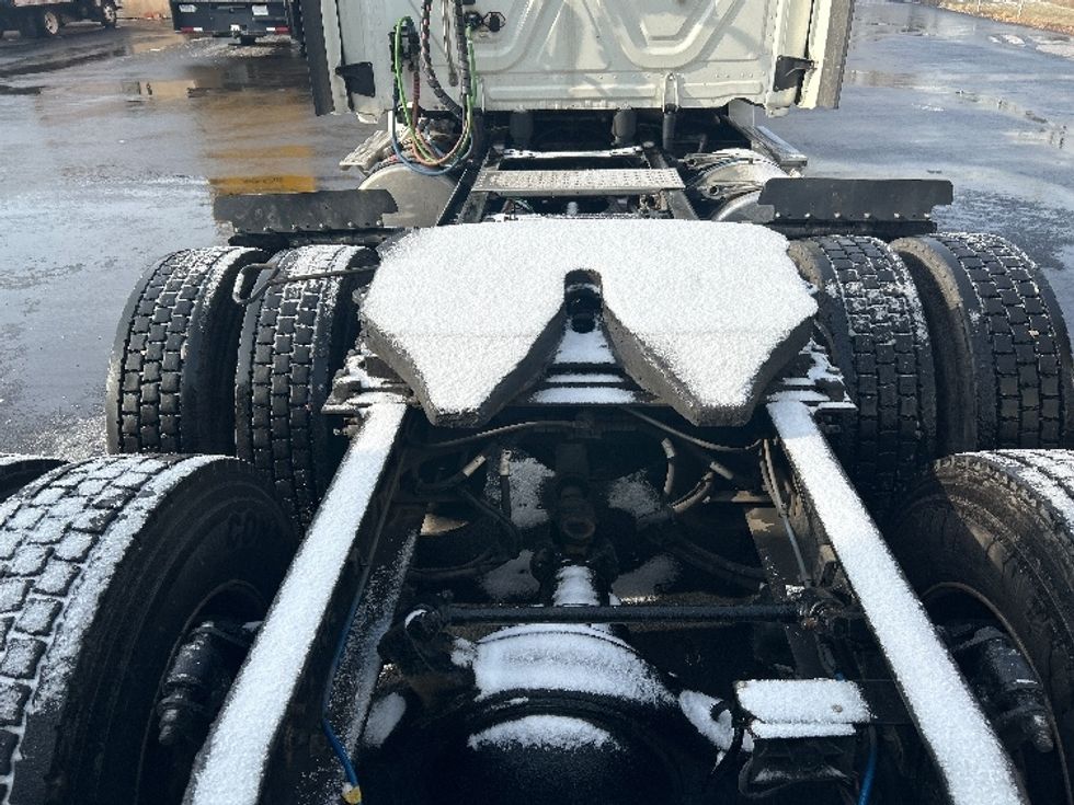 Day Cab Tractor-Heavy Duty Tractors-Freightliner-2021-T12664ST-Braintree-MA-6,555\n\t\tmiles-$ 67,750 - Image 6