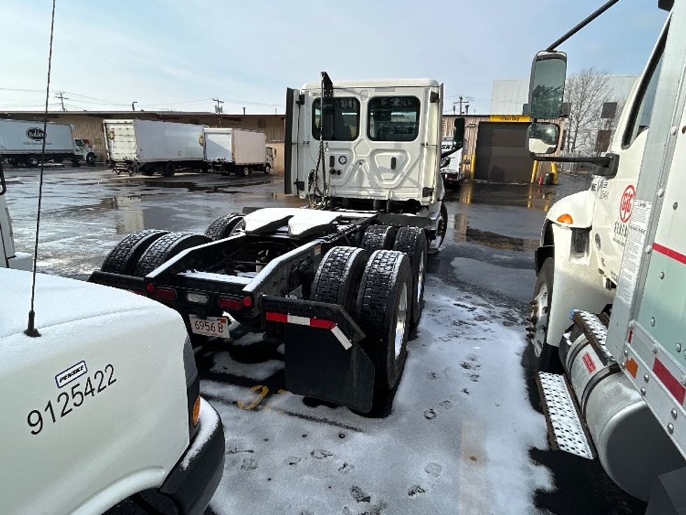 Day Cab Tractor-Heavy Duty Tractors-Freightliner-2021-T12664ST-Braintree-MA-6,555\n\t\tmiles-$ 67,750 - Image 7