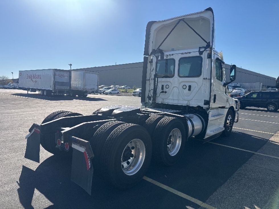 Day Cab Tractor-Heavy Duty Tractors-Freightliner-2021-T12664ST-Brooklyn Park-MN-329,189\n\t\tmiles-$ 61,500 - Image 7
