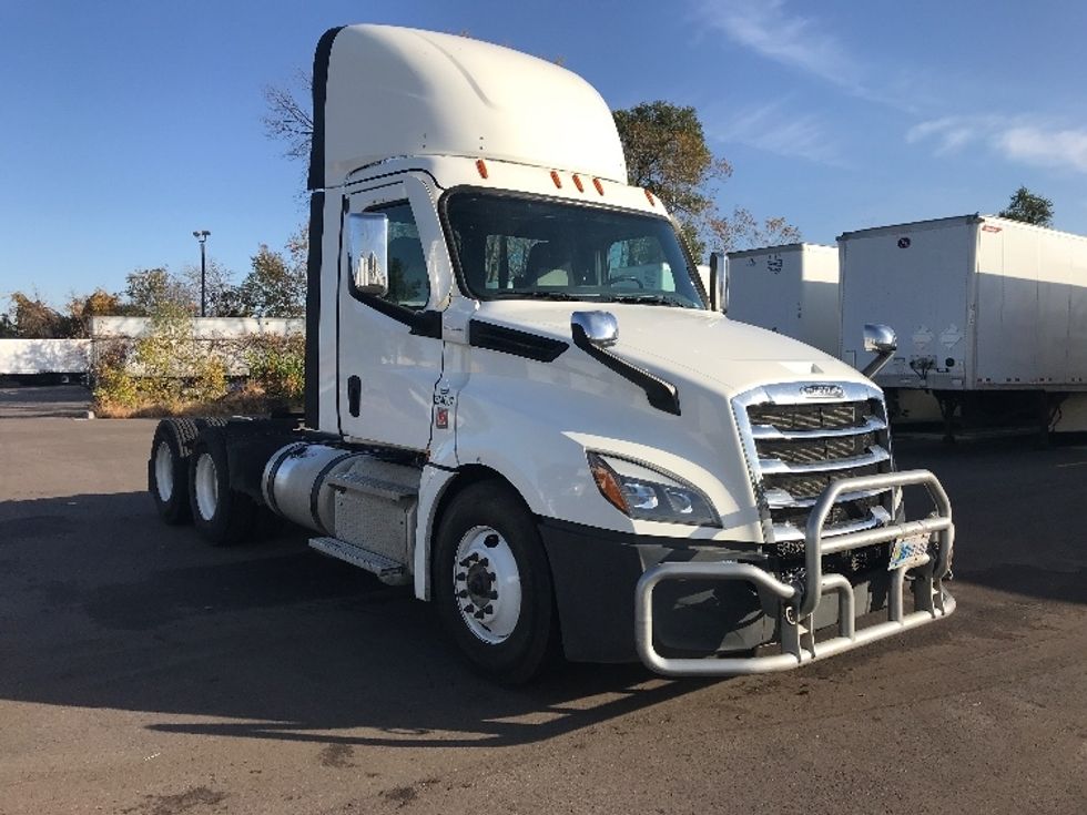 Day Cab Tractor-Heavy Duty Tractors-Freightliner-2021-T12664ST-Brooklyn Park-MN-458,256\n\t\tmiles-$ 66,750 - Image 1