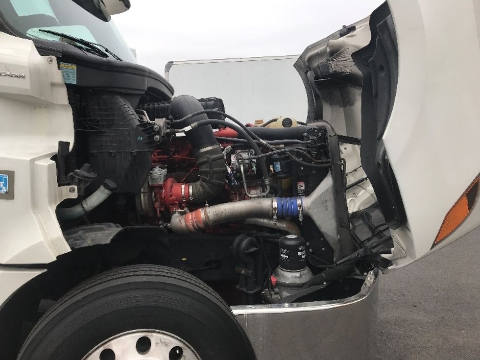 Day Cab Tractor-Heavy Duty Tractors-Freightliner-2021-T12664ST-Burlington-NJ-421,817\n\t\tmiles-$ 58,250 - Image 15