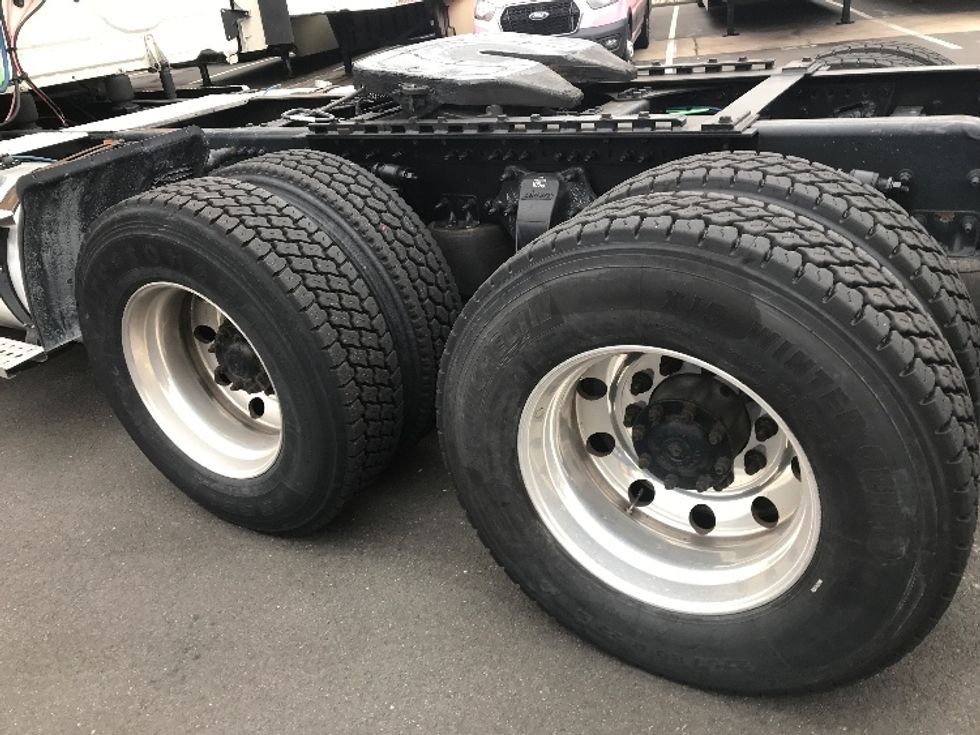 Day Cab Tractor-Heavy Duty Tractors-Freightliner-2021-T12664ST-Burlington-NJ-421,817\n\t\tmiles-$ 58,250 - Image 21