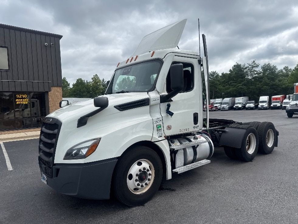 Day Cab Tractor-Heavy Duty Tractors-Freightliner-2021-T12664ST-Capitol Heights-MD-357,900\n\t\tmiles-$ 58,000 - Image 3