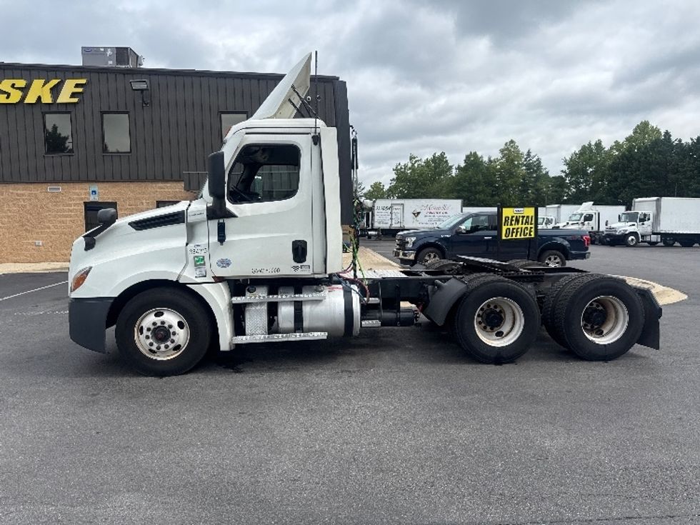 Day Cab Tractor-Heavy Duty Tractors-Freightliner-2021-T12664ST-Capitol Heights-MD-357,900\n\t\tmiles-$ 58,000 - Image 4