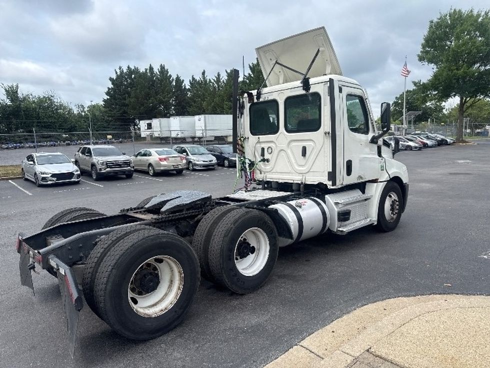 Day Cab Tractor-Heavy Duty Tractors-Freightliner-2021-T12664ST-Capitol Heights-MD-357,900\n\t\tmiles-$ 58,000 - Image 7