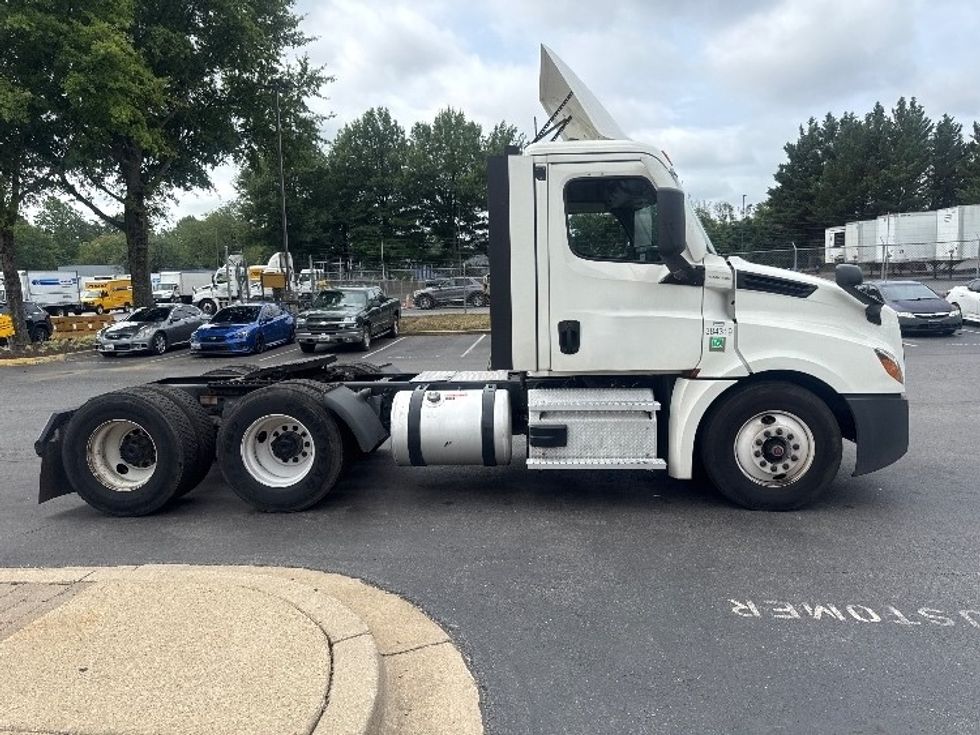 Day Cab Tractor-Heavy Duty Tractors-Freightliner-2021-T12664ST-Capitol Heights-MD-357,900\n\t\tmiles-$ 58,000 - Image 8