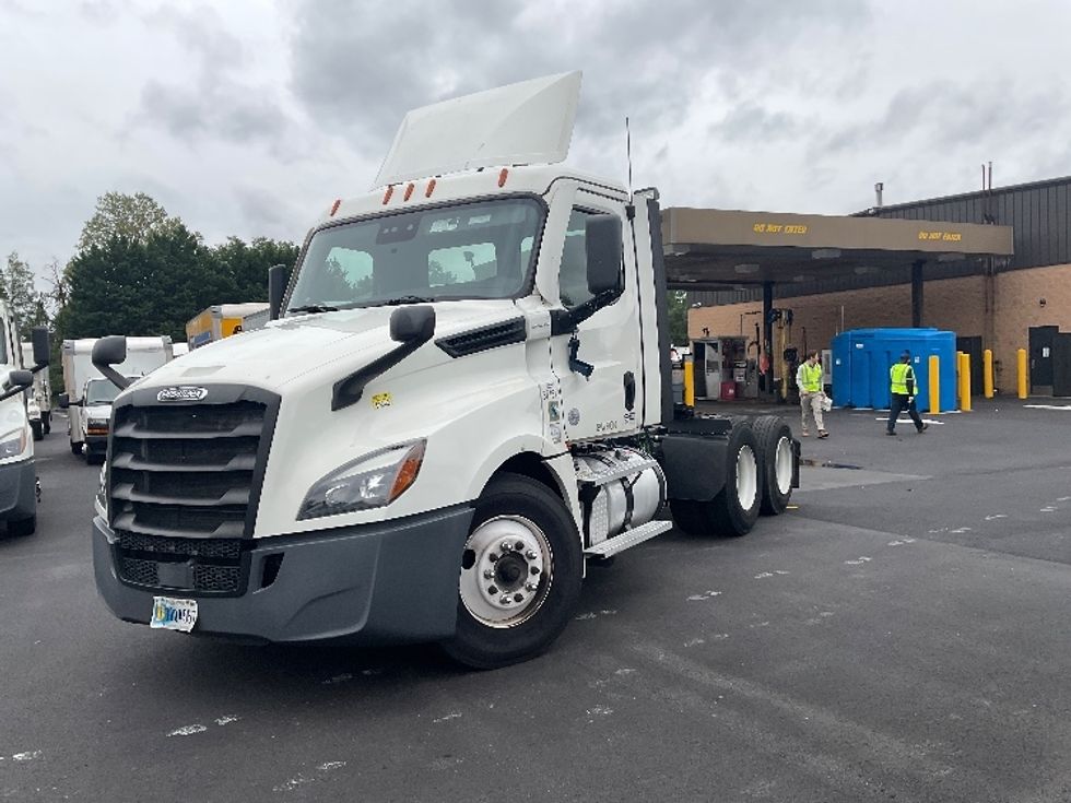 Day Cab Tractor-Heavy Duty Tractors-Freightliner-2021-T12664ST-Capitol Heights-MD-360,703\n\t\tmiles-$ 58,750 - Image 3