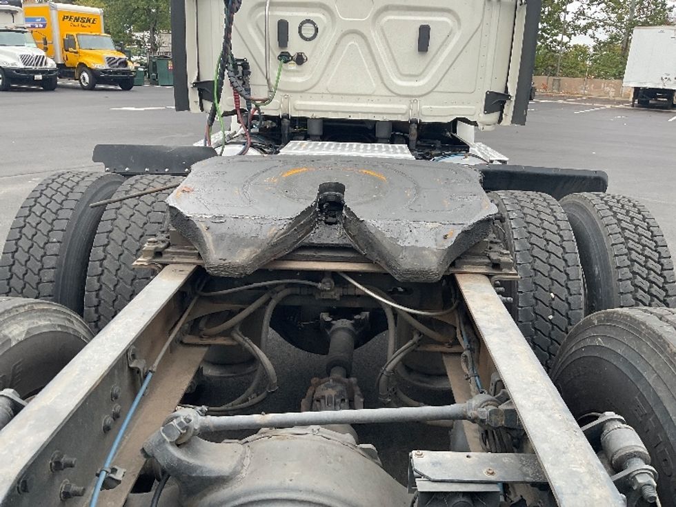 Day Cab Tractor-Heavy Duty Tractors-Freightliner-2021-T12664ST-Capitol Heights-MD-360,703\n\t\tmiles-$ 58,750 - Image 6