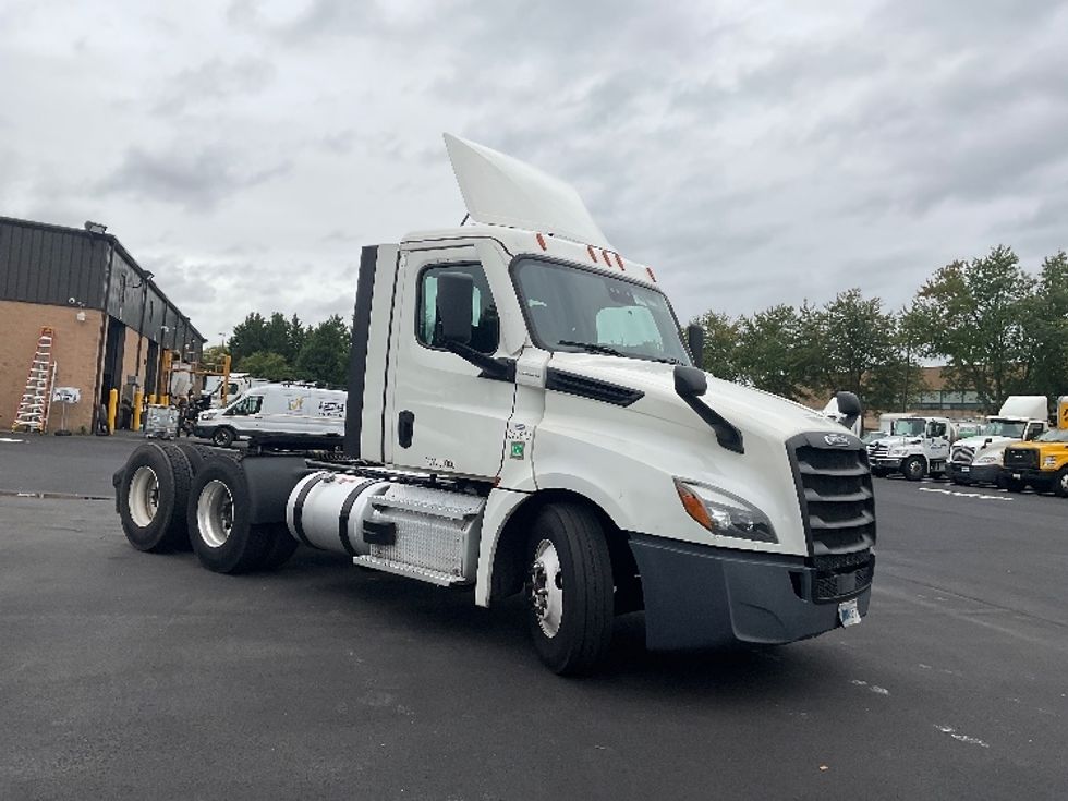 Day Cab Tractor-Heavy Duty Tractors-Freightliner-2021-T12664ST-Capitol Heights-MD-360,703\n\t\tmiles-$ 58,750 - Image 8