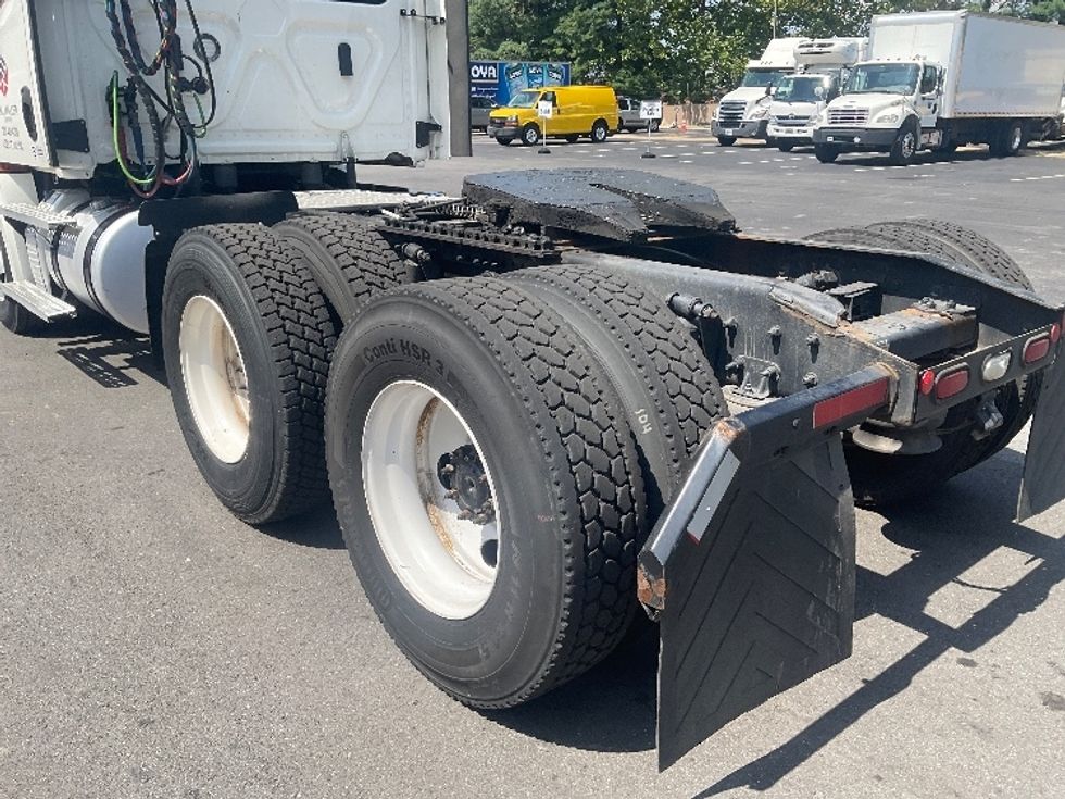 Day Cab Tractor-Heavy Duty Tractors-Freightliner-2021-T12664ST-Capitol Heights-MD-366,884\n\t\tmiles-$ 57,250 - Image 17