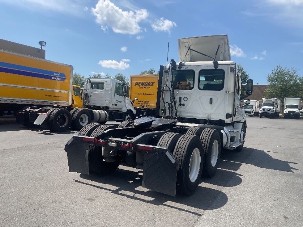 Day Cab Tractor-Heavy Duty Tractors-Freightliner-2021-T12664ST-Capitol Heights-MD-366,884\n\t\tmiles-$ 57,250 - Image 7