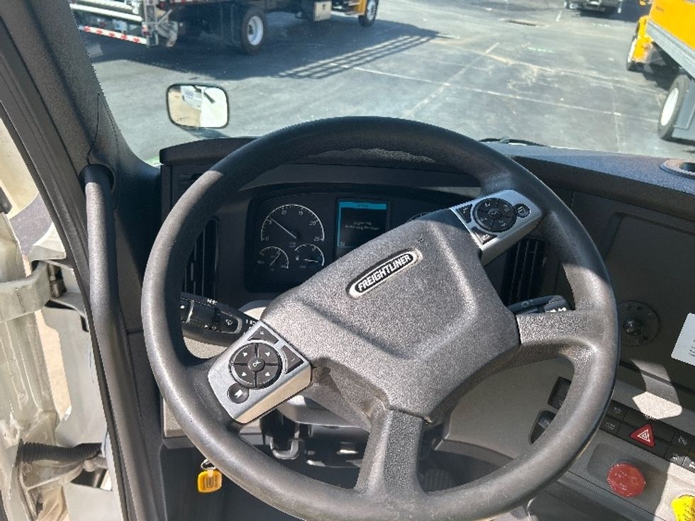 Day Cab Tractor-Heavy Duty Tractors-Freightliner-2021-T12664ST-Charlotte-NC-596,258\n\t\tmiles-$ 41,500 - Image 11