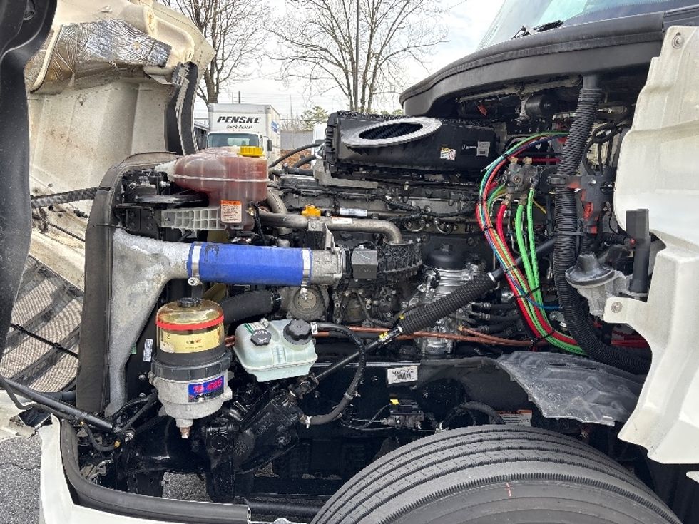 Day Cab Tractor-Heavy Duty Tractors-Freightliner-2021-T12664ST-Charlotte-NC-728,711\n\t\tmiles-$ 29,000 - Image 16