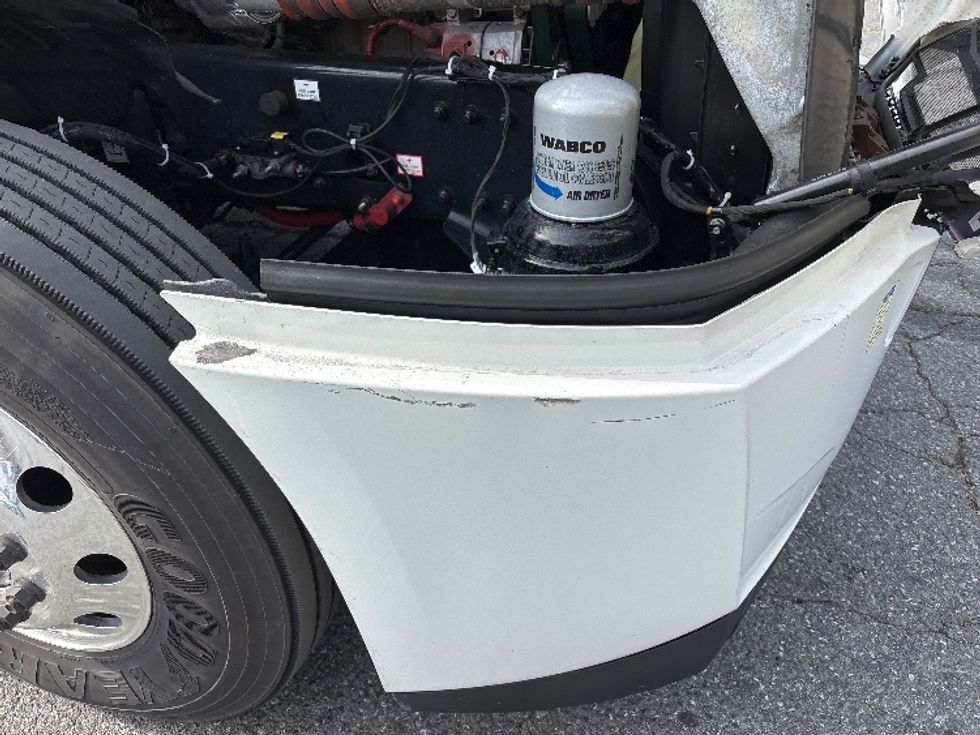 Day Cab Tractor-Heavy Duty Tractors-Freightliner-2021-T12664ST-Charlotte-NC-728,711\n\t\tmiles-$ 29,000 - Image 18