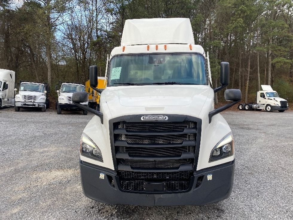 Day Cab Tractor-Heavy Duty Tractors-Freightliner-2021-T12664ST-Cleveland-TN-105,098\n\t\tmiles-$ 76,500 - Image 2