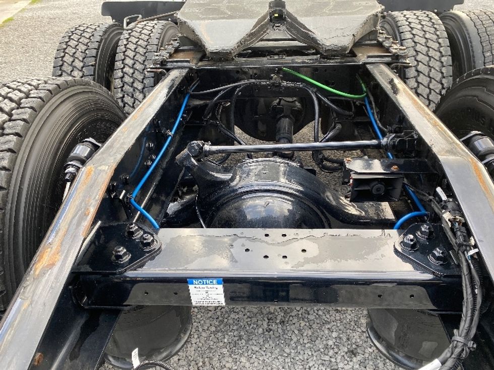 Day Cab Tractor-Heavy Duty Tractors-Freightliner-2021-T12664ST-Cleveland-TN-105,098\n\t\tmiles-$ 76,500 - Image 6