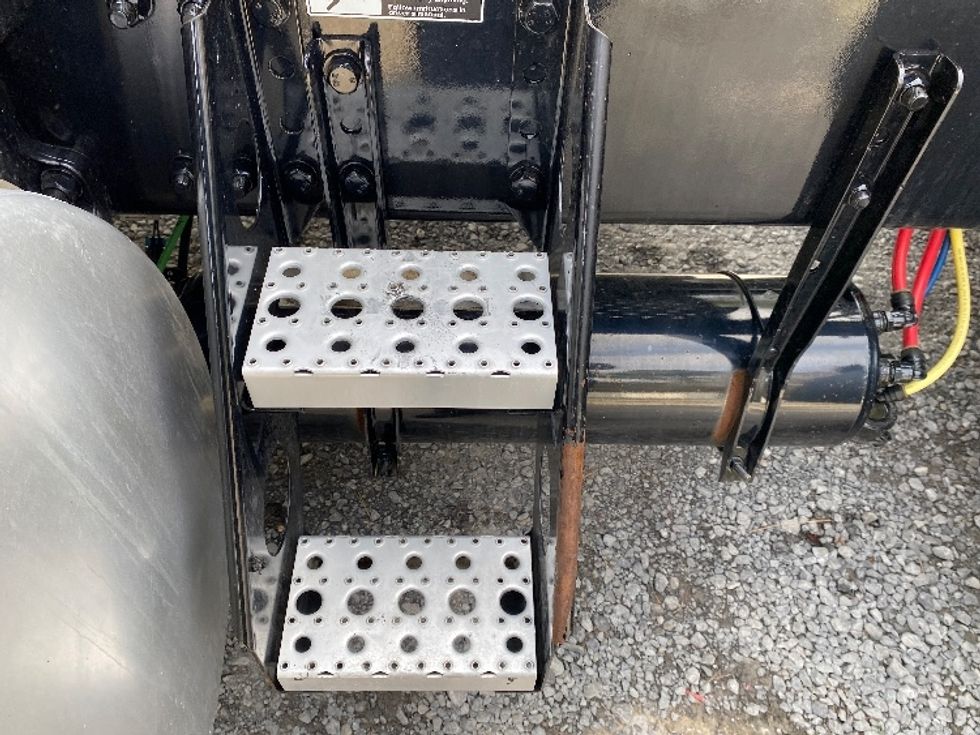 Day Cab Tractor-Heavy Duty Tractors-Freightliner-2021-T12664ST-Cleveland-TN-137,143\n\t\tmiles-$ 74,250 - Image 17