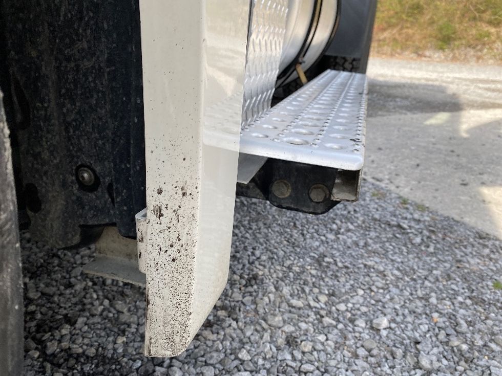 Day Cab Tractor-Heavy Duty Tractors-Freightliner-2021-T12664ST-Cleveland-TN-137,143\n\t\tmiles-$ 74,250 - Image 21