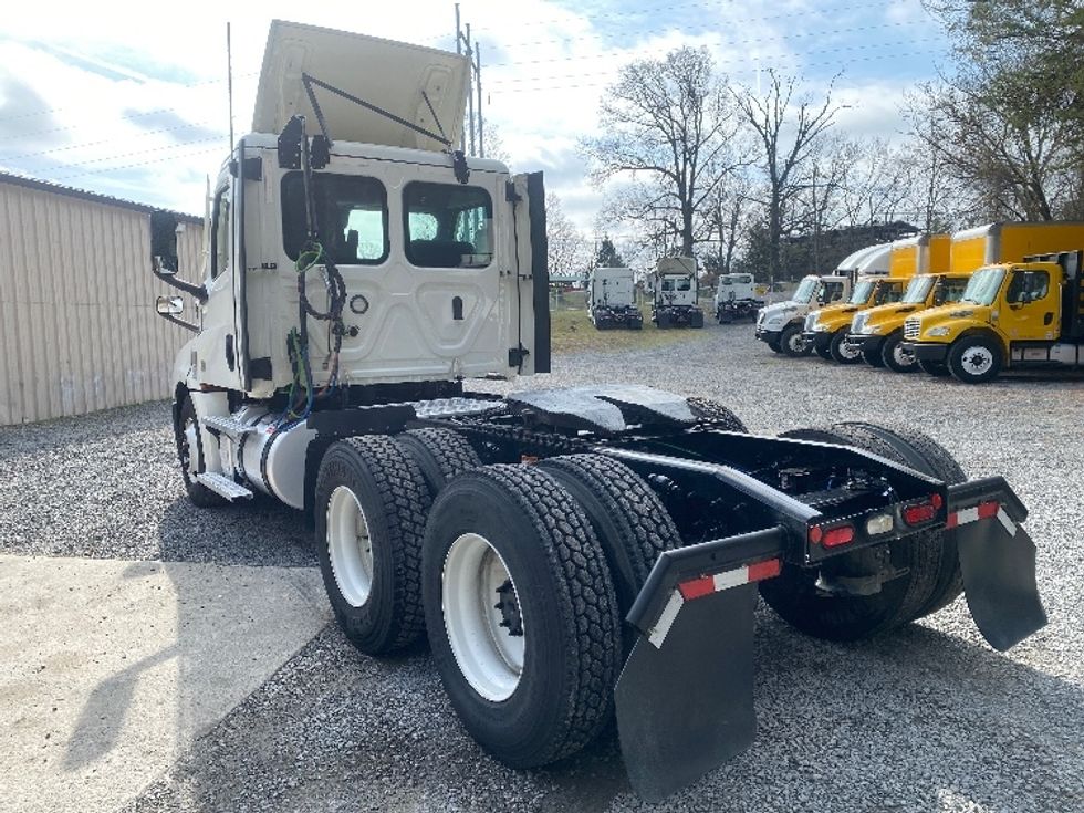 Day Cab Tractor-Heavy Duty Tractors-Freightliner-2021-T12664ST-Cleveland-TN-137,143\n\t\tmiles-$ 74,250 - Image 5