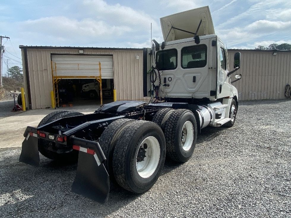 Day Cab Tractor-Heavy Duty Tractors-Freightliner-2021-T12664ST-Cleveland-TN-137,143\n\t\tmiles-$ 74,250 - Image 7
