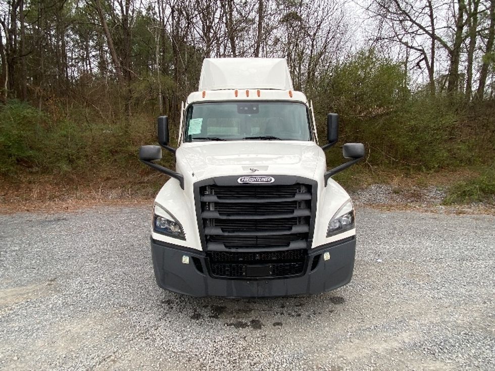 Day Cab Tractor-Heavy Duty Tractors-Freightliner-2021-T12664ST-Cleveland-TN-153,409\n\t\tmiles-$ 73,250 - Image 2