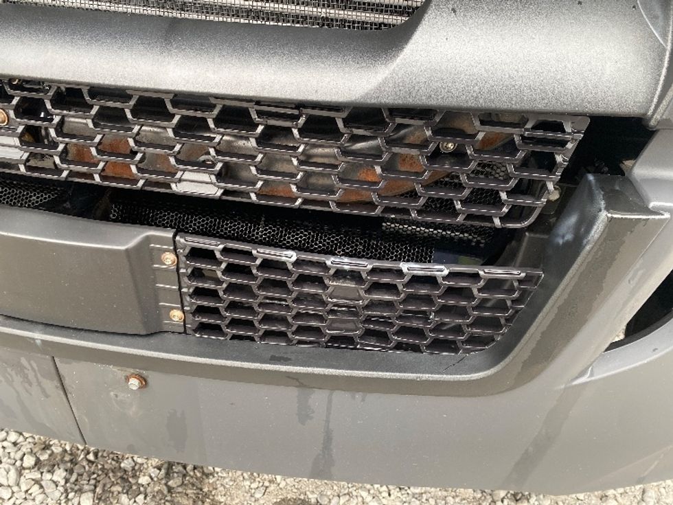 Day Cab Tractor-Heavy Duty Tractors-Freightliner-2021-T12664ST-Cleveland-TN-153,409\n\t\tmiles-$ 73,250 - Image 24