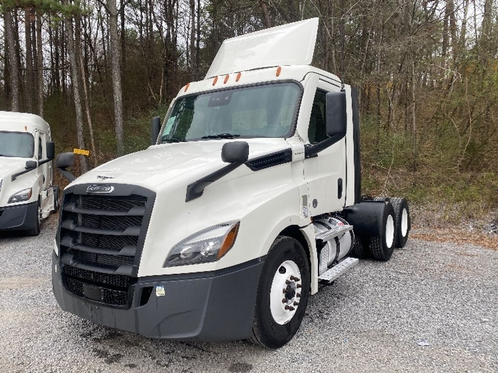 Day Cab Tractor-Heavy Duty Tractors-Freightliner-2021-T12664ST-Cleveland-TN-153,409\n\t\tmiles-$ 73,250 - Image 3