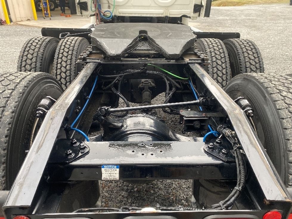 Day Cab Tractor-Heavy Duty Tractors-Freightliner-2021-T12664ST-Cleveland-TN-153,409\n\t\tmiles-$ 73,250 - Image 6