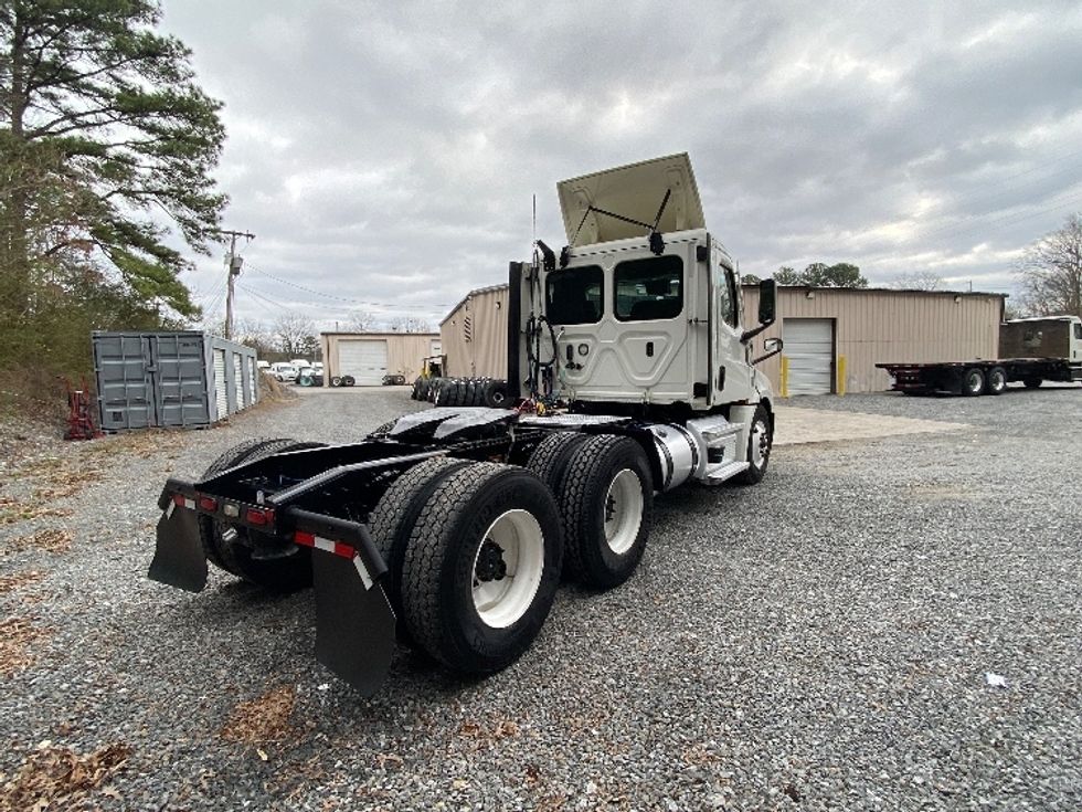 Day Cab Tractor-Heavy Duty Tractors-Freightliner-2021-T12664ST-Cleveland-TN-153,409\n\t\tmiles-$ 73,250 - Image 7