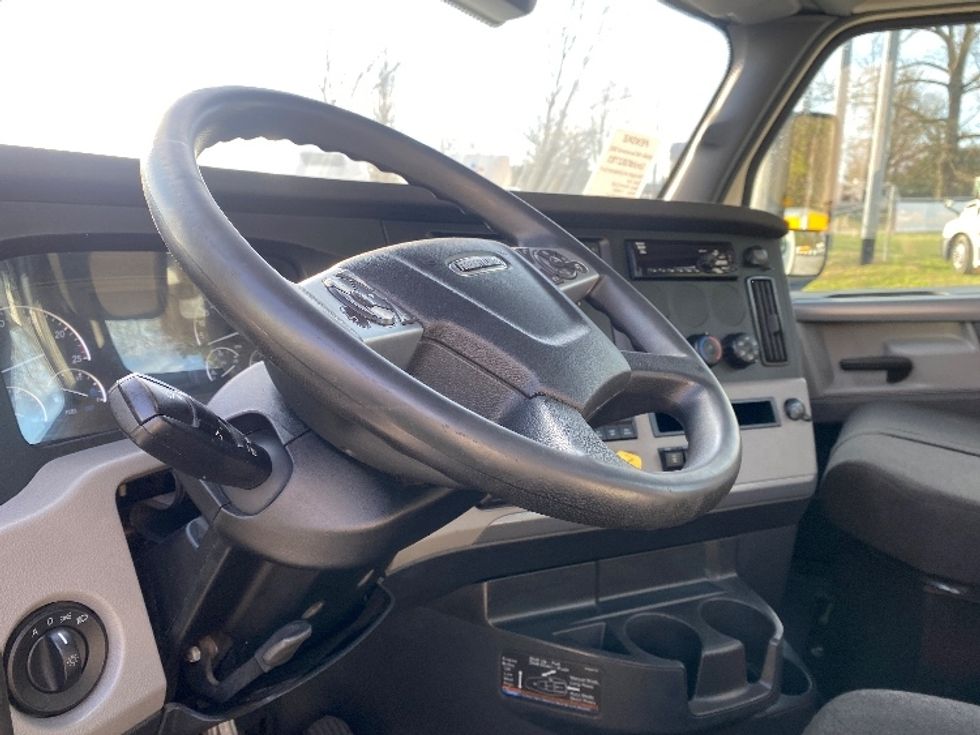 Day Cab Tractor-Heavy Duty Tractors-Freightliner-2021-T12664ST-Cleveland-TN-167,019\n\t\tmiles-$ 72,250 - Image 10