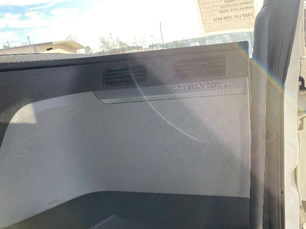 Day Cab Tractor-Heavy Duty Tractors-Freightliner-2021-T12664ST-Cleveland-TN-167,019\n\t\tmiles-$ 72,250 - Image 13