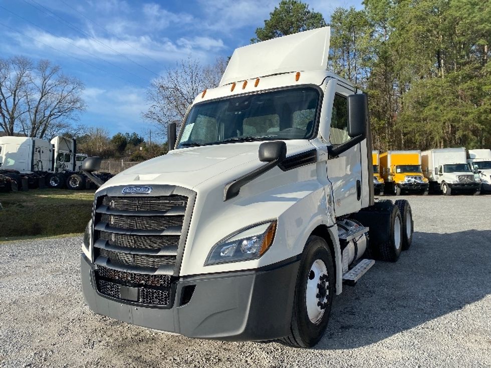Day Cab Tractor-Heavy Duty Tractors-Freightliner-2021-T12664ST-Cleveland-TN-167,019\n\t\tmiles-$ 72,250 - Image 3