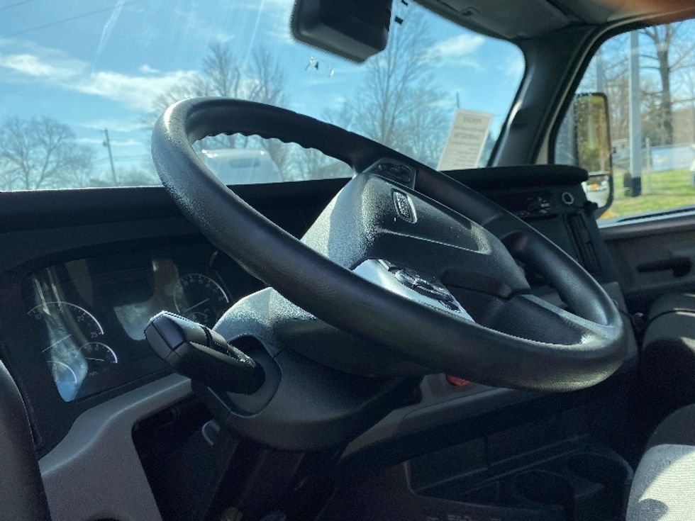 Day Cab Tractor-Heavy Duty Tractors-Freightliner-2021-T12664ST-Cleveland-TN-203,466\n\t\tmiles-$ 70,000 - Image 10