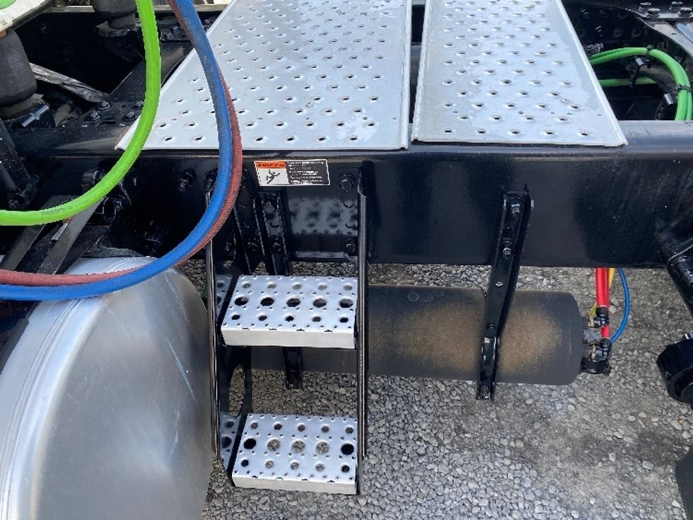 Day Cab Tractor-Heavy Duty Tractors-Freightliner-2021-T12664ST-Cleveland-TN-203,466\n\t\tmiles-$ 70,000 - Image 18