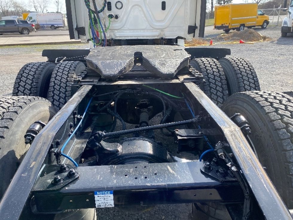 Day Cab Tractor-Heavy Duty Tractors-Freightliner-2021-T12664ST-Cleveland-TN-203,466\n\t\tmiles-$ 70,000 - Image 6