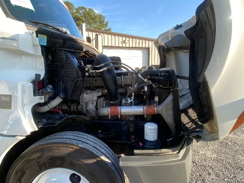 Day Cab Tractor-Heavy Duty Tractors-Freightliner-2021-T12664ST-Cleveland-TN-216,860\n\t\tmiles-$ 64,000 - Image 15